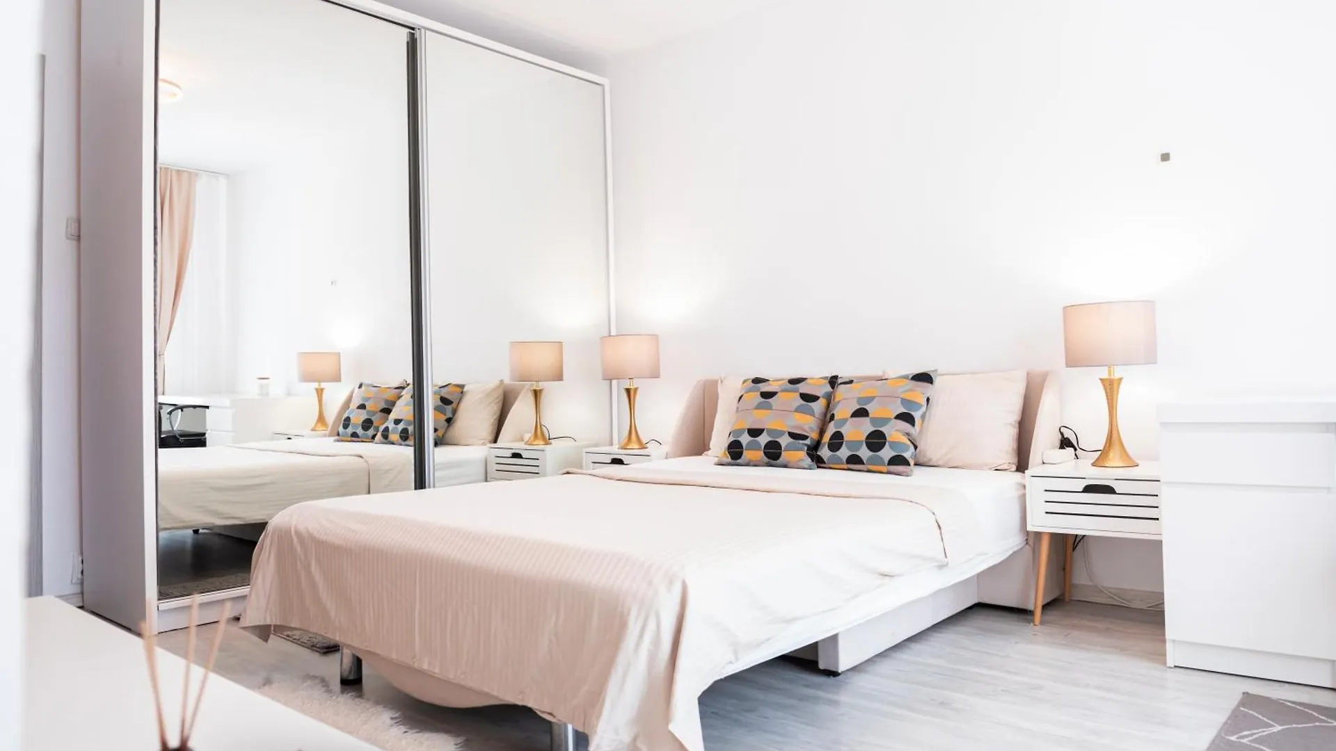 Apartment Studio Drumul Taberei Aproape De Parc, Mall & Metrou Bukarest