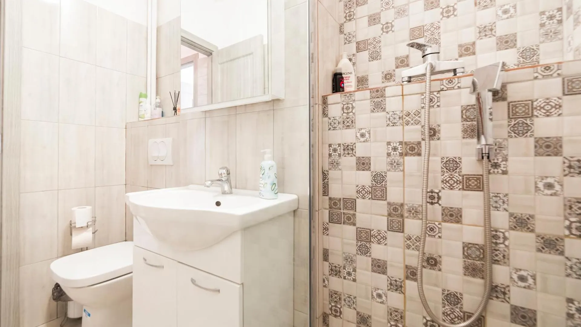 Studio Drumul Taberei Aproape De Parc, Mall & Metrou Bukarest